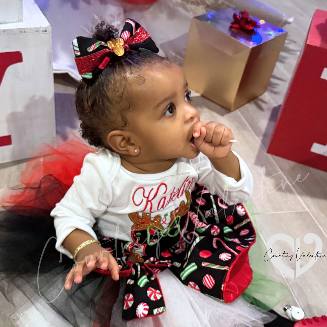 Ensemble de T‑Shirt brodé personnalisé et gilet de Noël sur mesure avec un tutu unique et un nœud de cheveux assorti