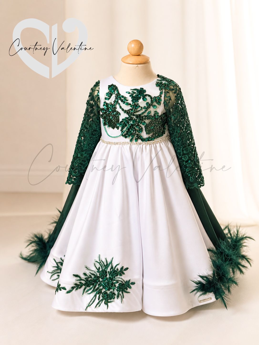 Robe de bal formelle en satin à manches longues sur mesure pour filles — Élégante robe de bal pour des fêtes et des mariages haut de gamme